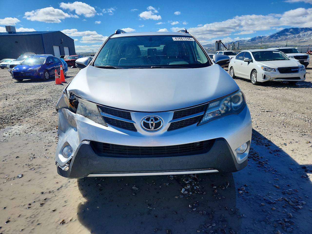 2015 TOYOTA RAV4 XLE photo 9