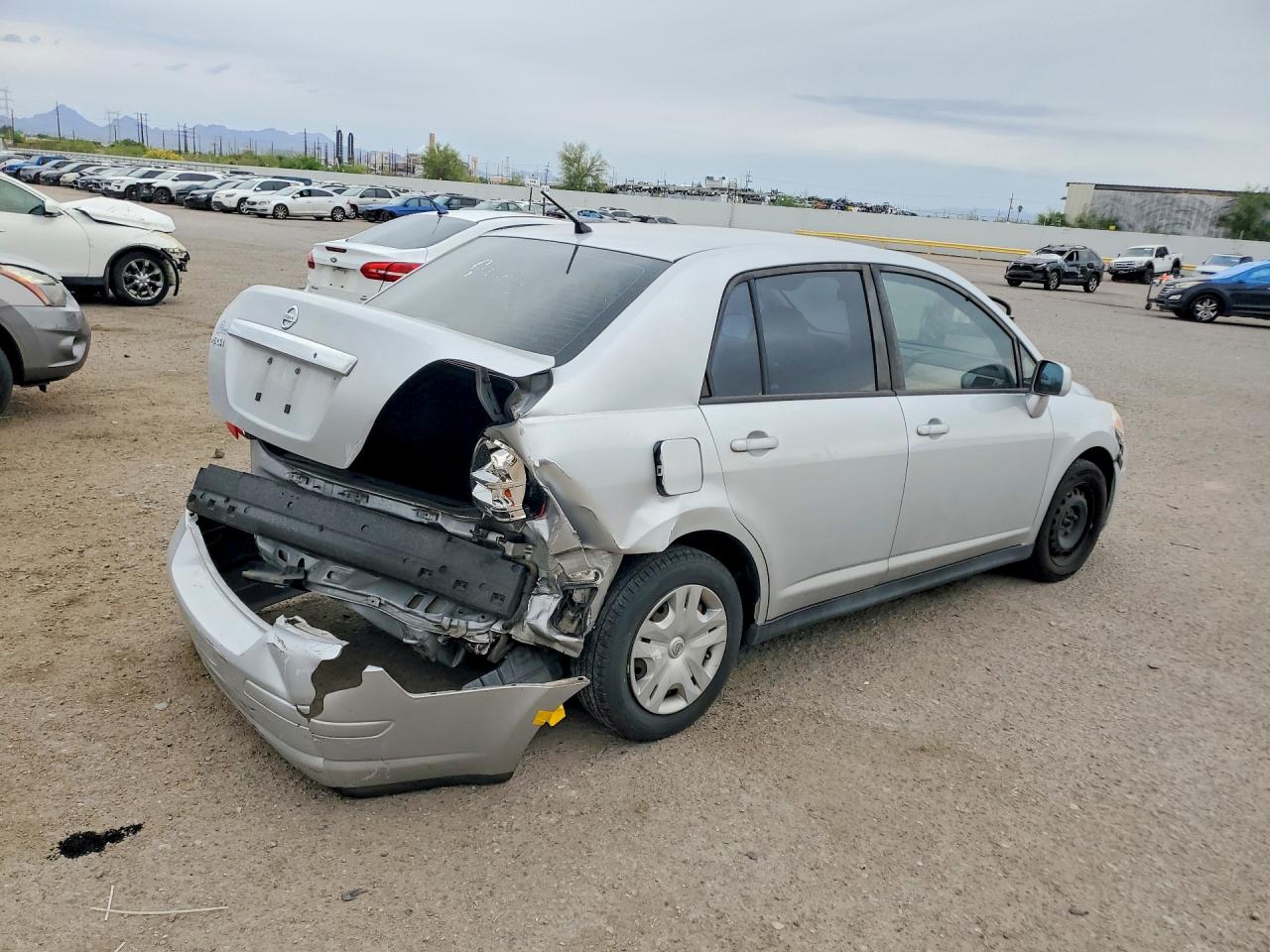 2011 NISSAN VERSA 1.8 S photo 5