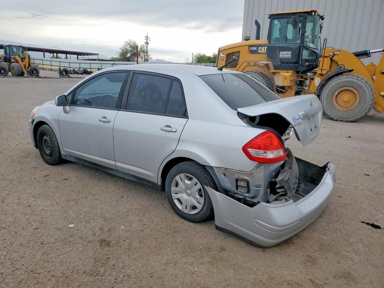 2011 NISSAN VERSA 1.8 S photo 3