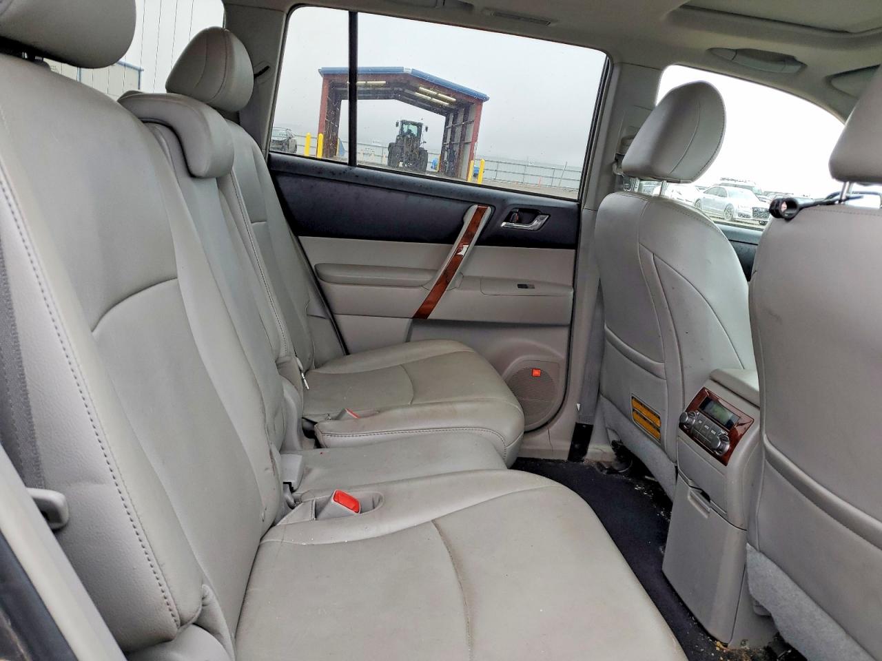 2011 TOYOTA HIGHLANDER LIMITED photo 10