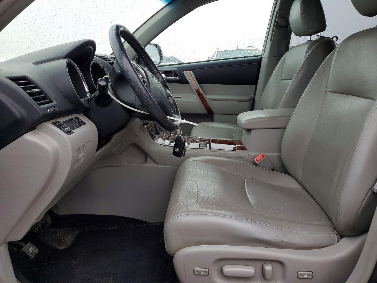 2011 TOYOTA HIGHLANDER LIMITED photo 7