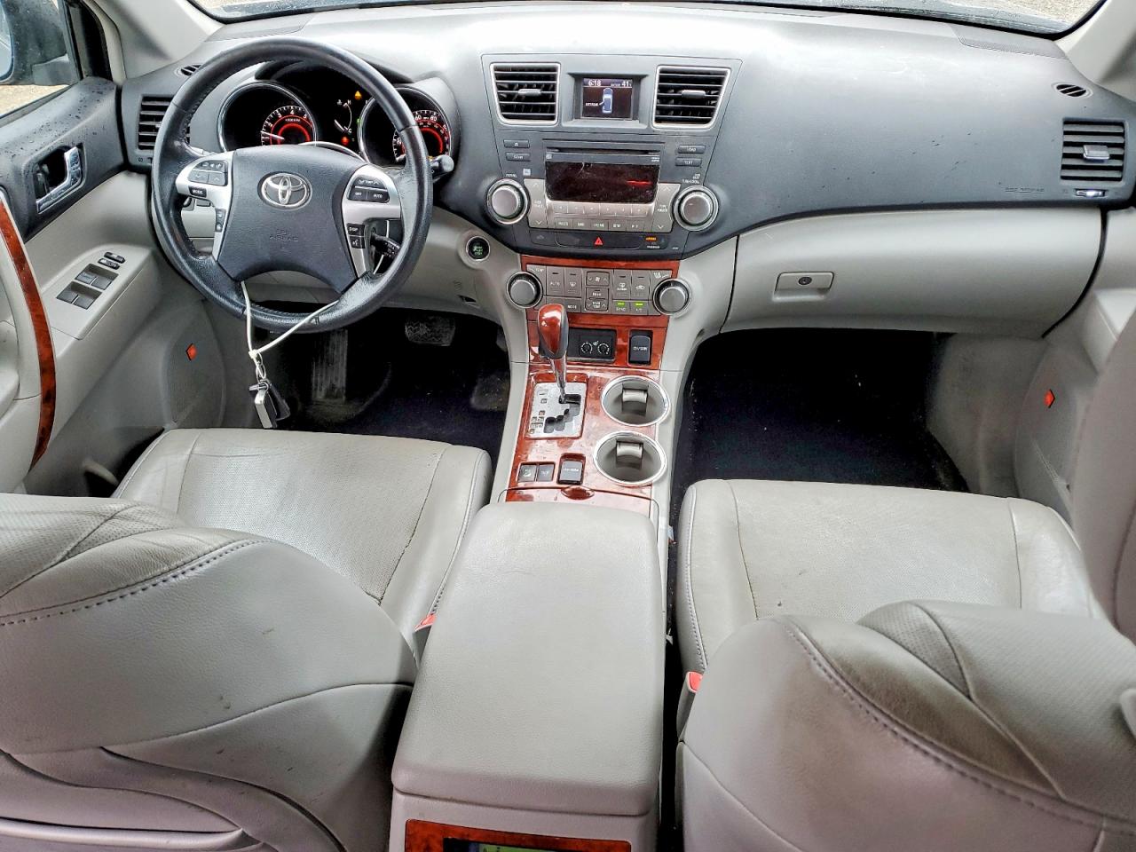 2011 TOYOTA HIGHLANDER LIMITED photo 8