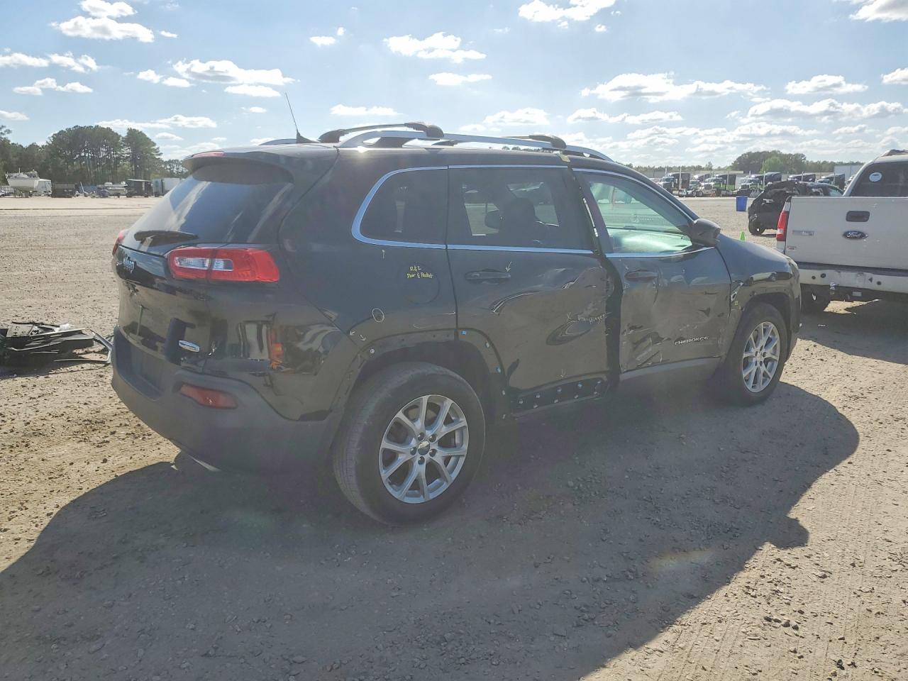 2017 JEEP CHEROKEE LATITUDE photo 5