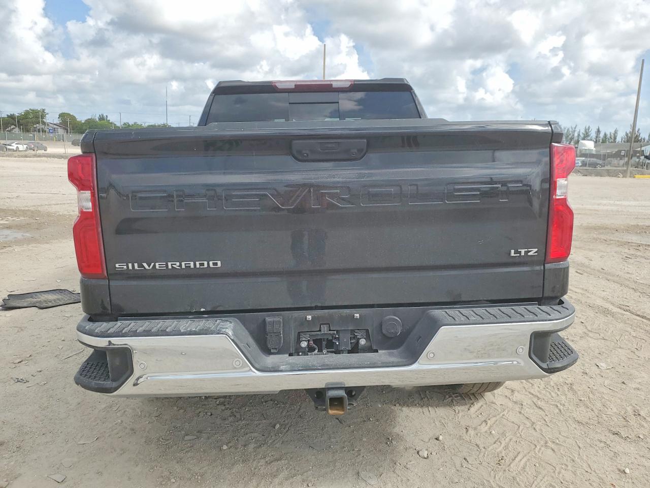 2024 CHEVROLET SILVERADO C1500 LTZ photo 11