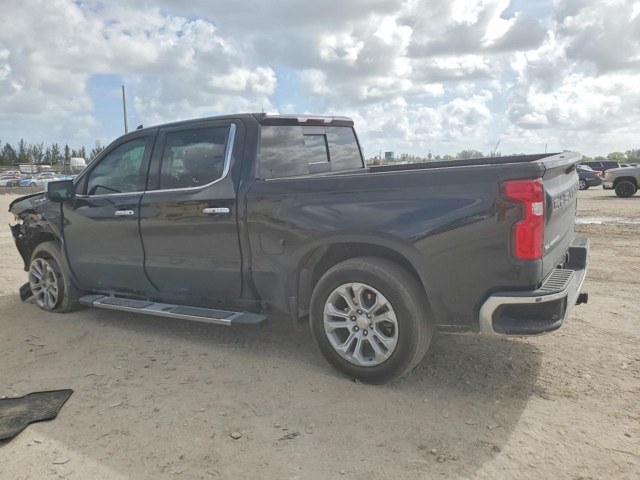 2024 CHEVROLET SILVERADO C1500 LTZ photo 3