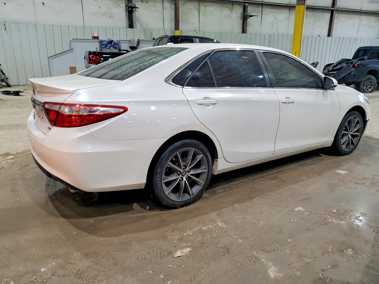 2015 TOYOTA CAMRY XSE photo 5
