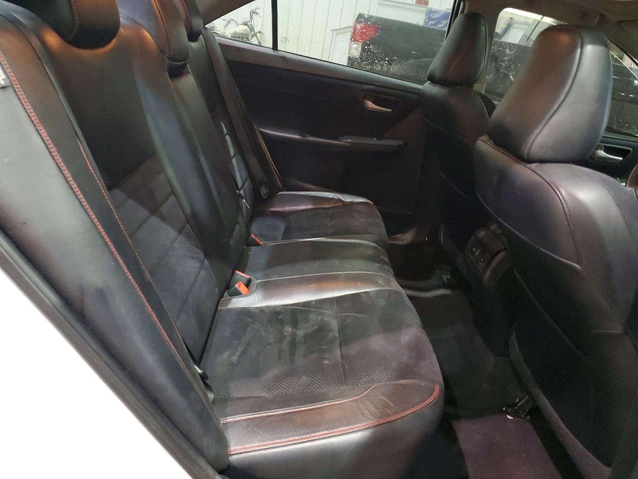 2015 TOYOTA CAMRY XSE photo 19