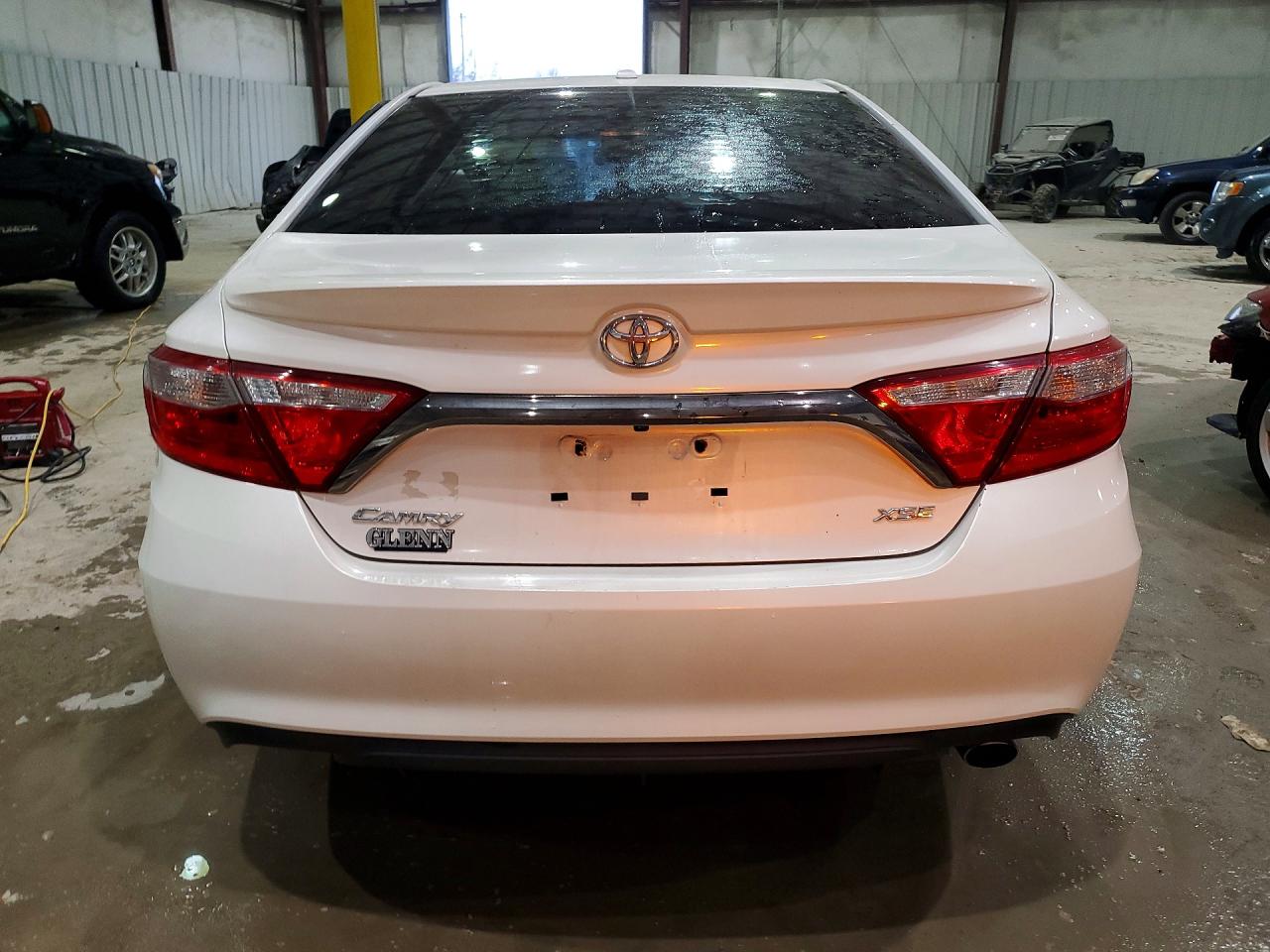 2015 TOYOTA CAMRY XSE photo 11