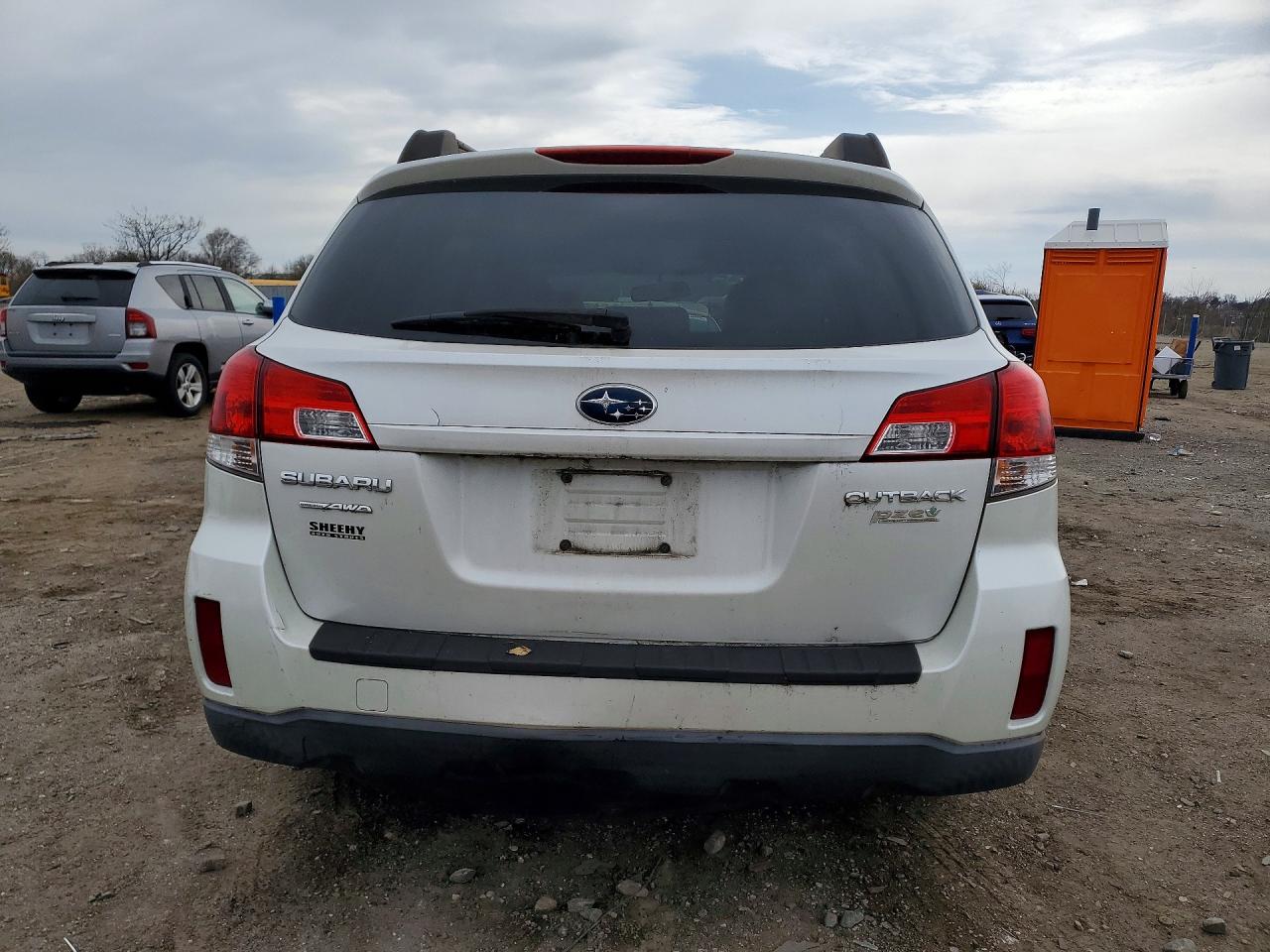 2010 SUBARU OUTBACK 2.5I LIMITED photo 11