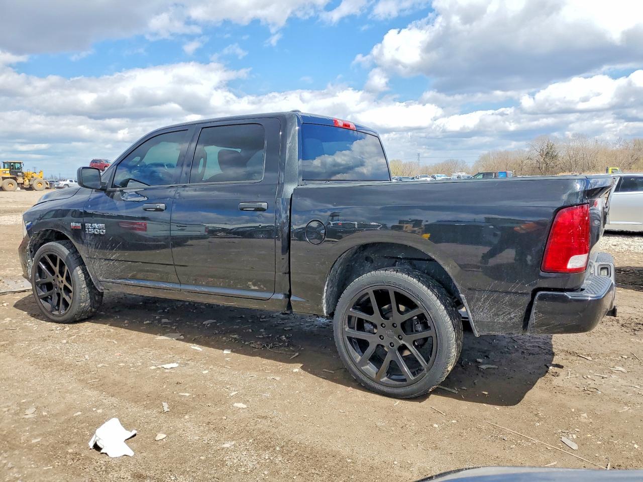 2017 RAM 1500 ST photo 4