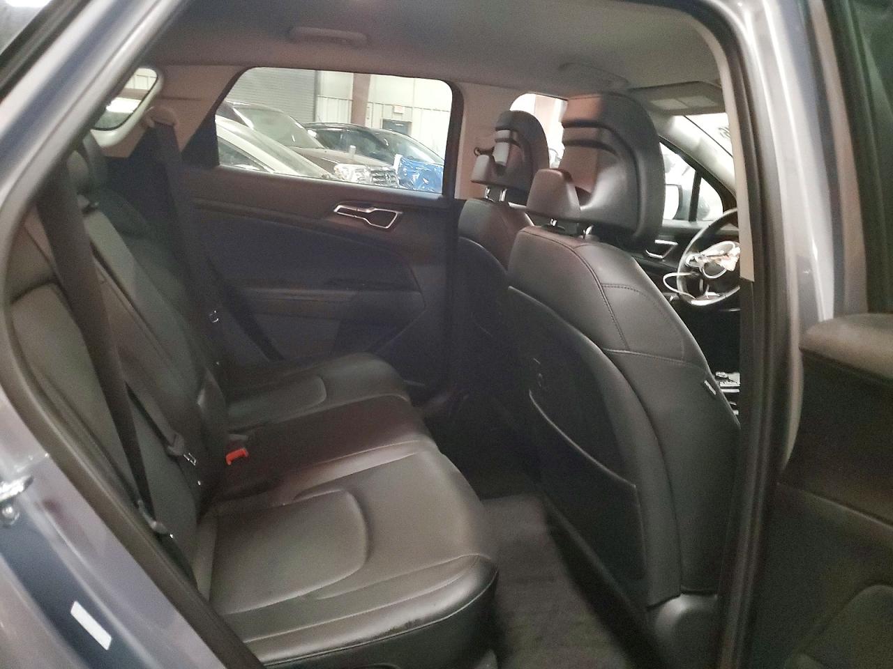 2025 KIA SPORTAGE EX photo 31