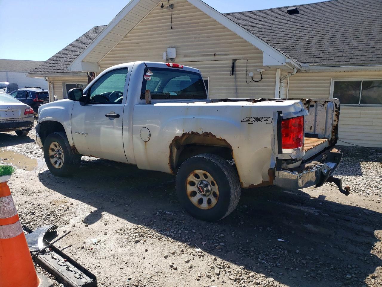 2011 GMC SIERRA K1500 photo 3