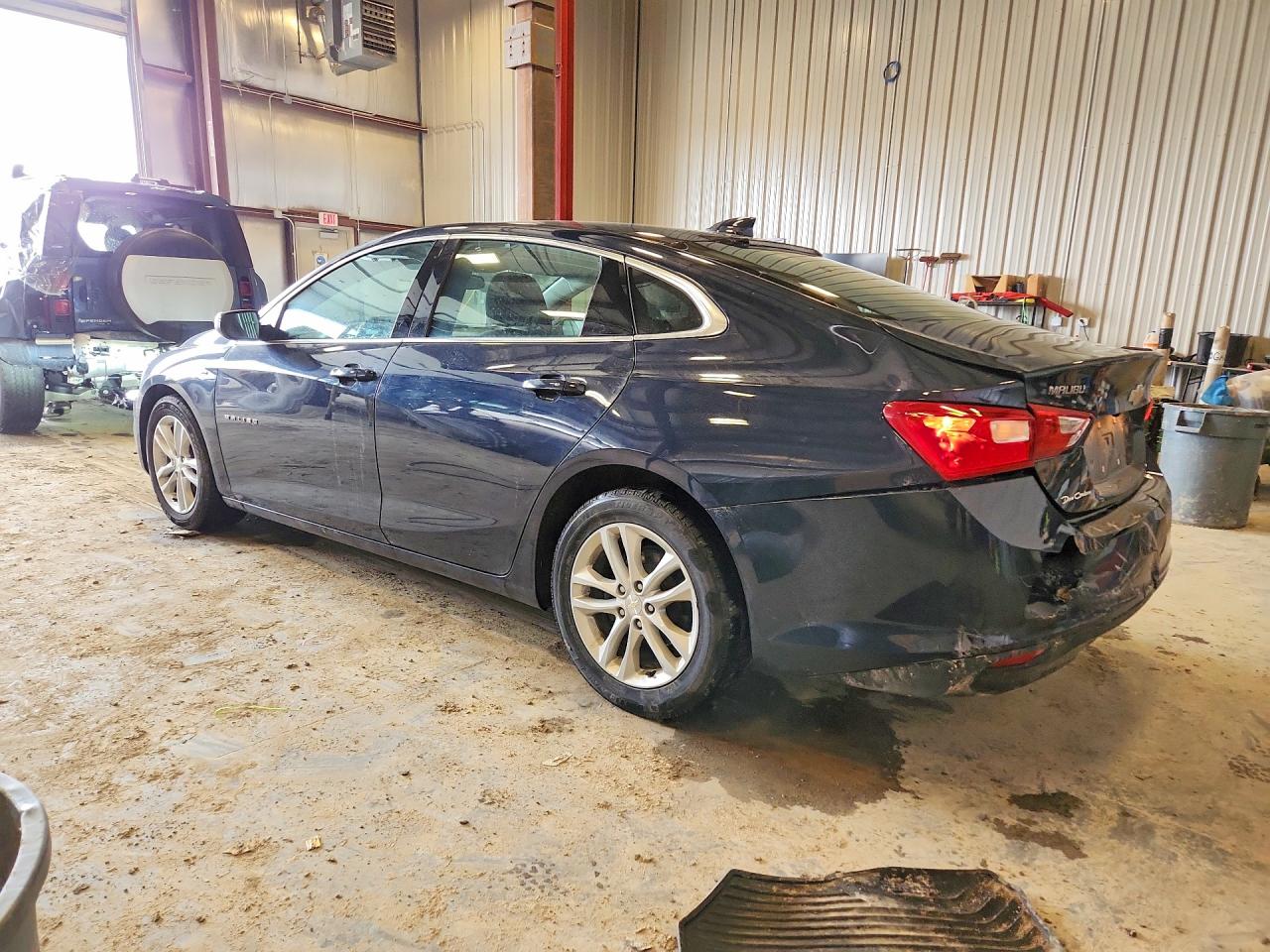 2018 CHEVROLET MALIBU LT photo 3