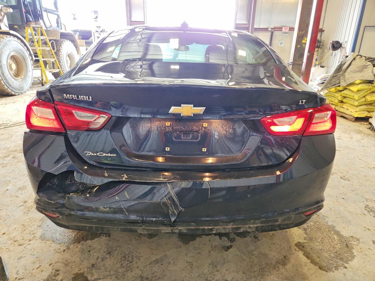 2018 CHEVROLET MALIBU LT photo 11