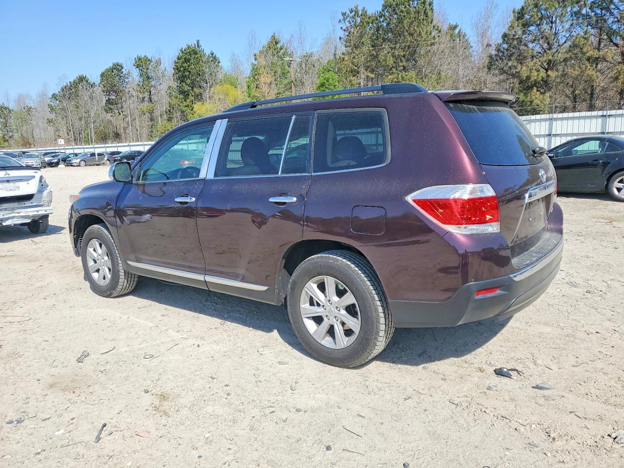 2012 TOYOTA HIGHLANDER SE photo 2