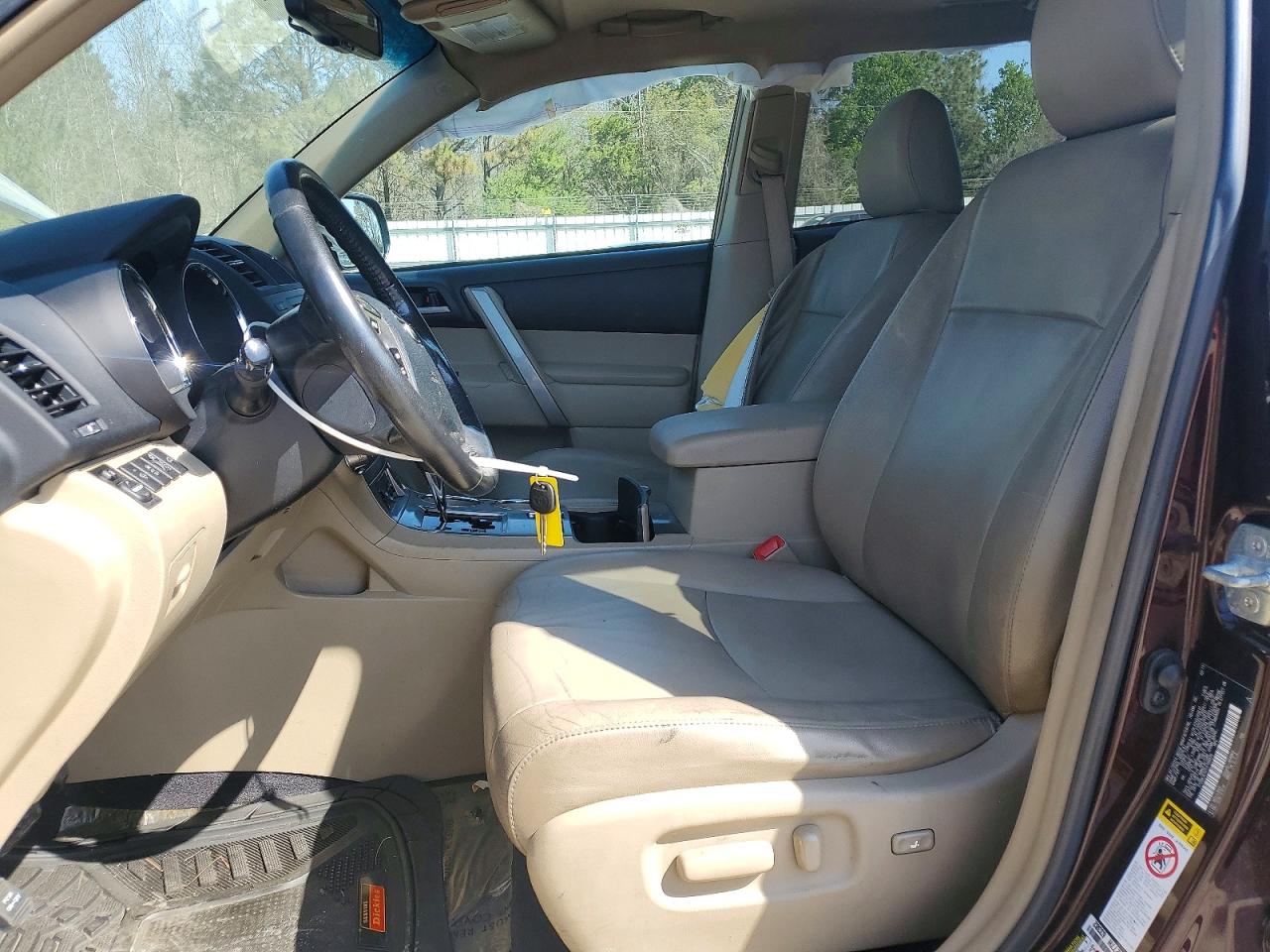 2012 TOYOTA HIGHLANDER SE photo 7