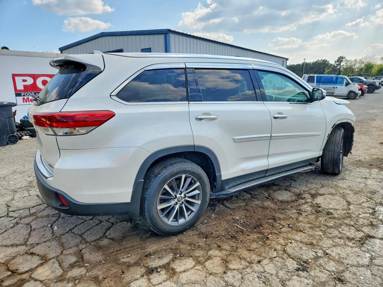 2019 TOYOTA HIGHLANDER XLE photo 5