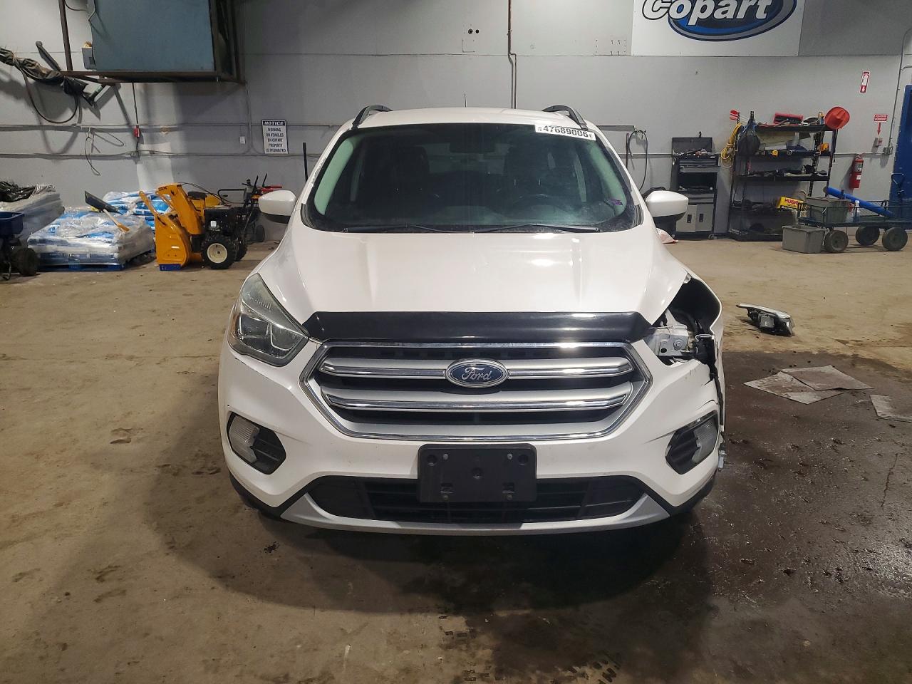 2017 FORD ESCAPE SE photo 13