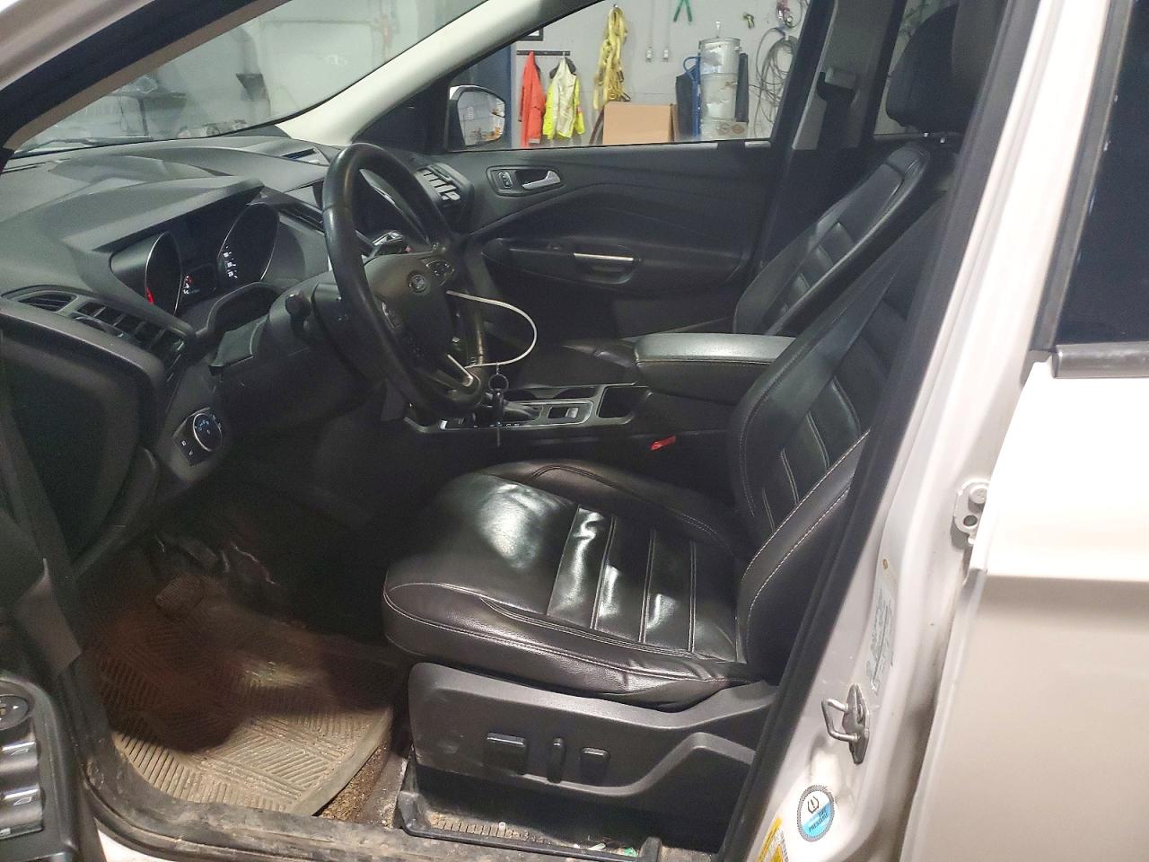 2017 FORD ESCAPE SE photo 19