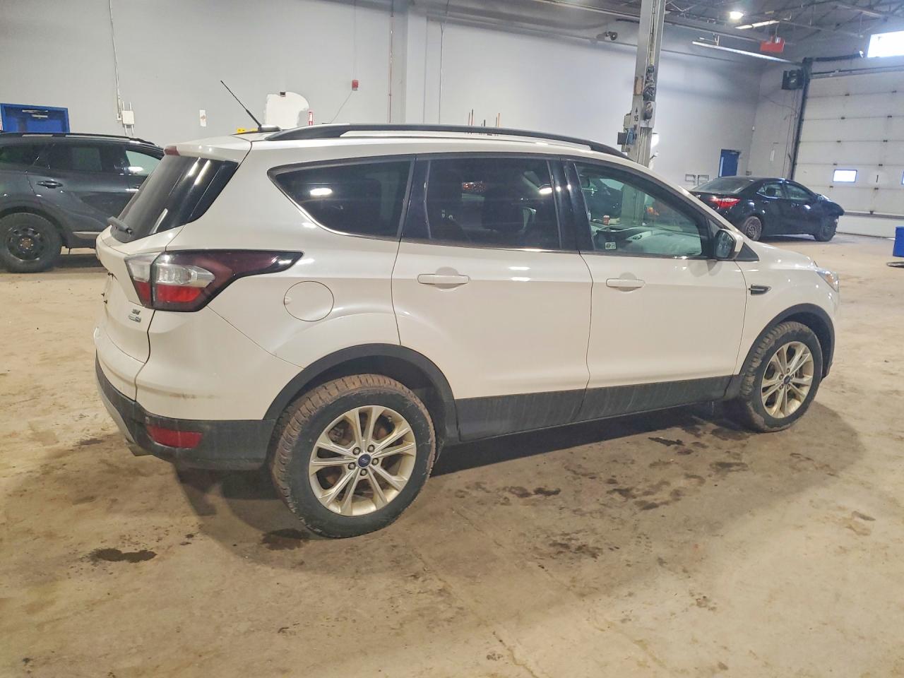 2017 FORD ESCAPE SE photo 7