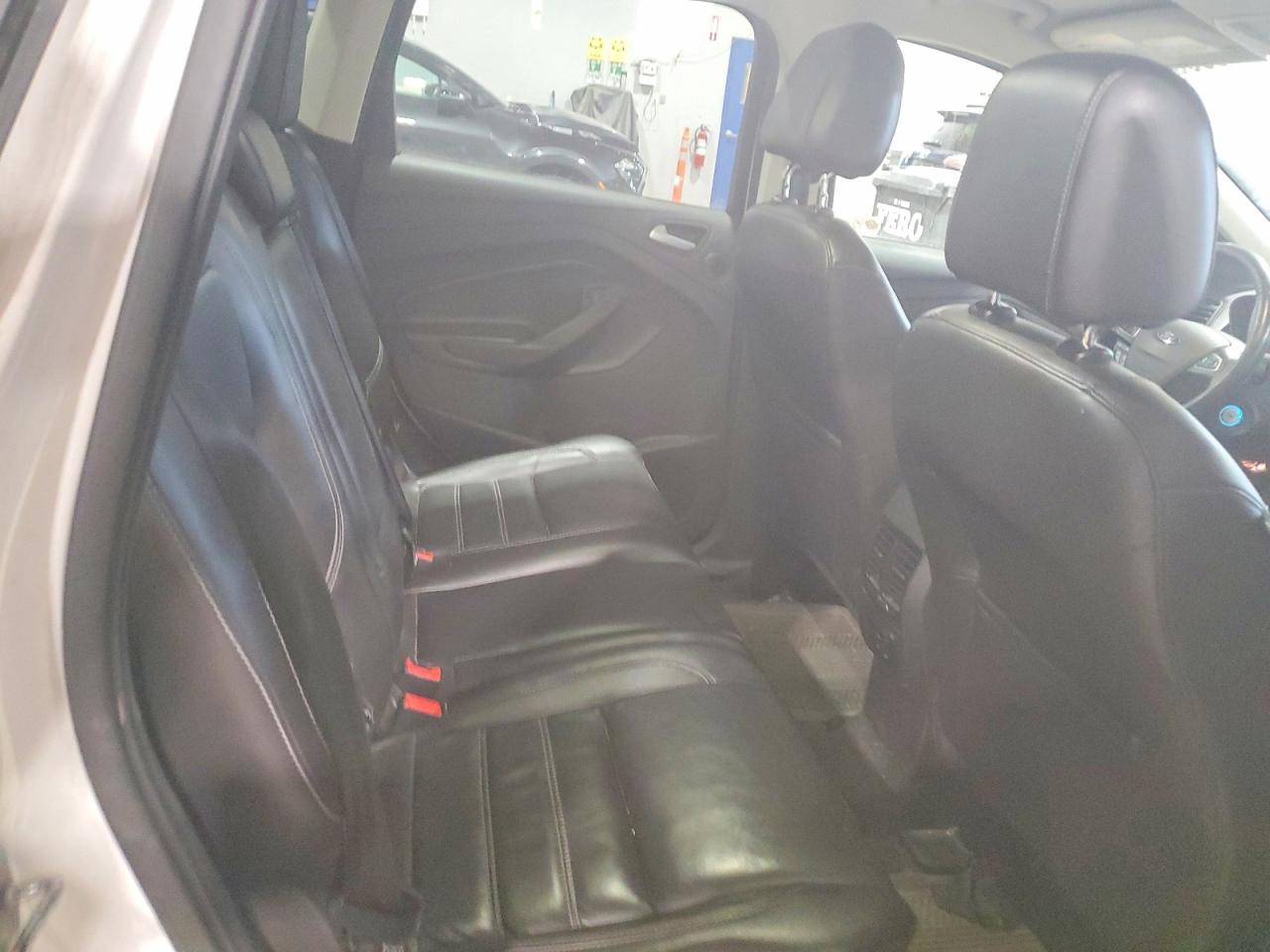 2017 FORD ESCAPE SE photo 31