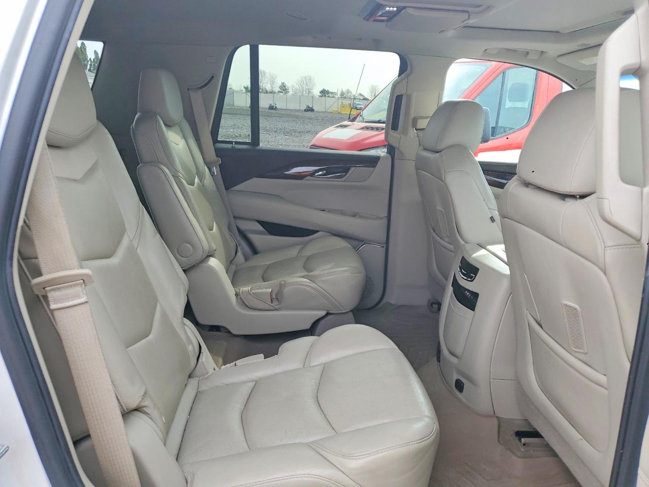 2016 CADILLAC ESCALADE LUXURY photo 21
