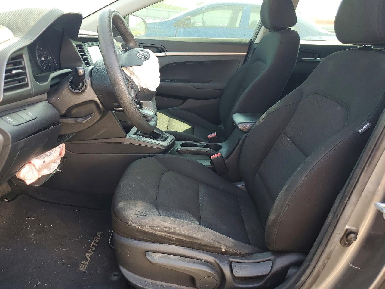 2019 HYUNDAI ELANTRA photo 7