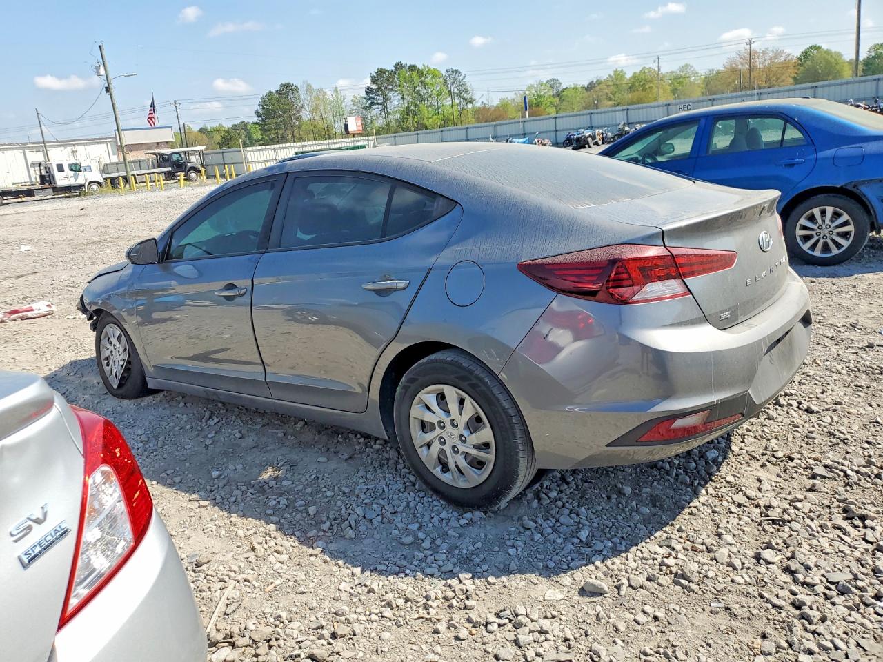 2019 HYUNDAI ELANTRA photo 2