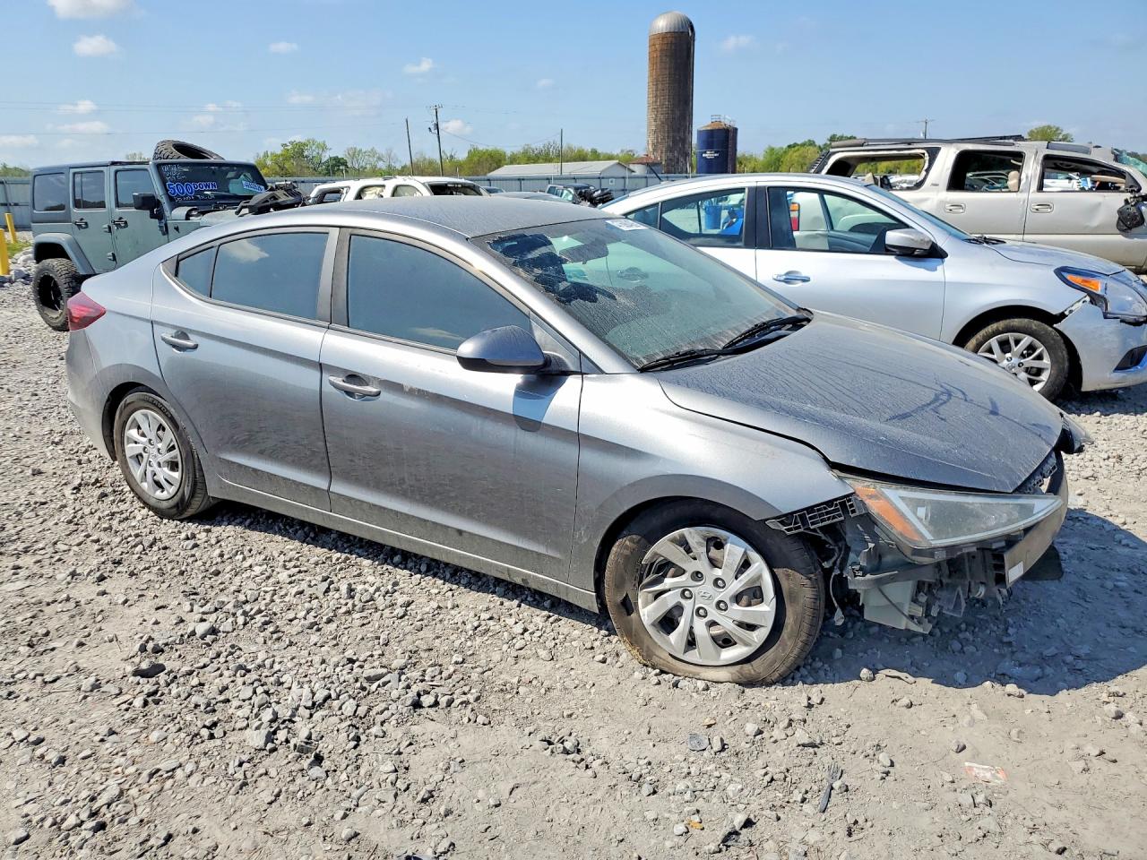 2019 HYUNDAI ELANTRA photo 4