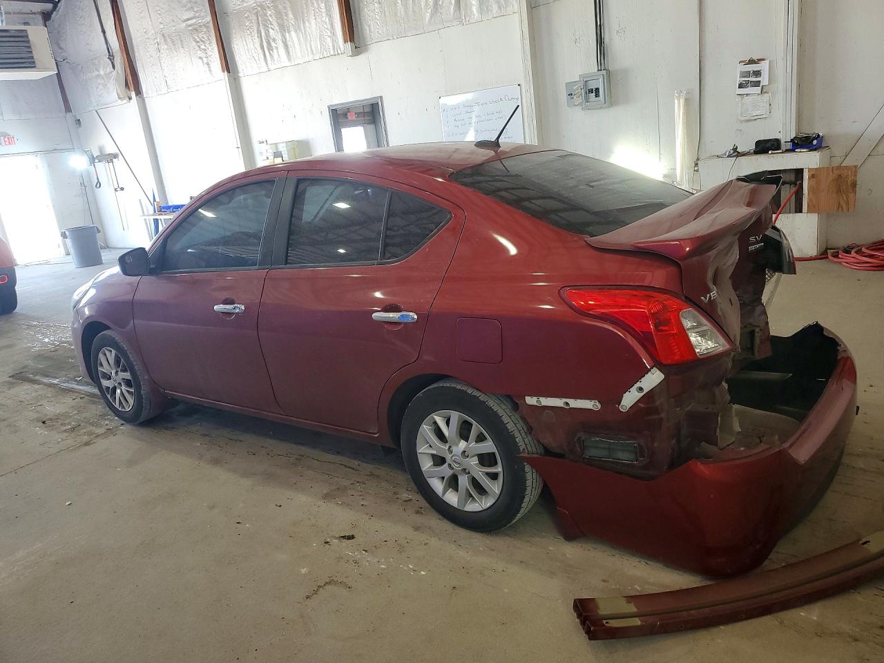 2019 NISSAN VERSA photo 2