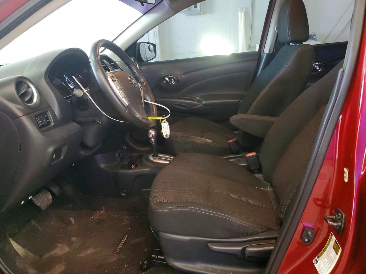 2019 NISSAN VERSA photo 7