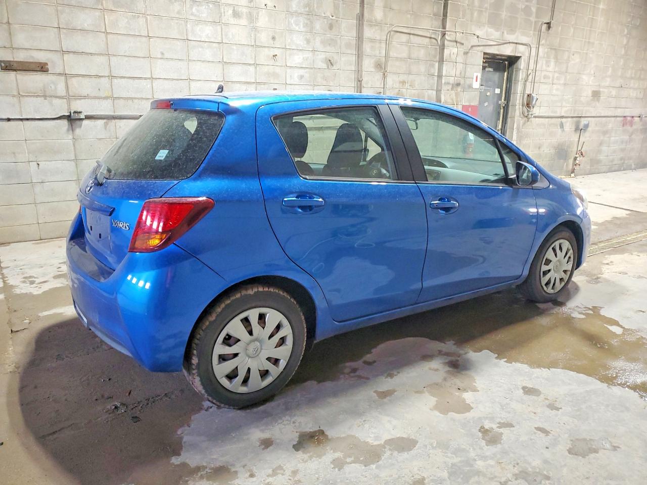 2016 TOYOTA YARIS 5-DOOR L photo 3
