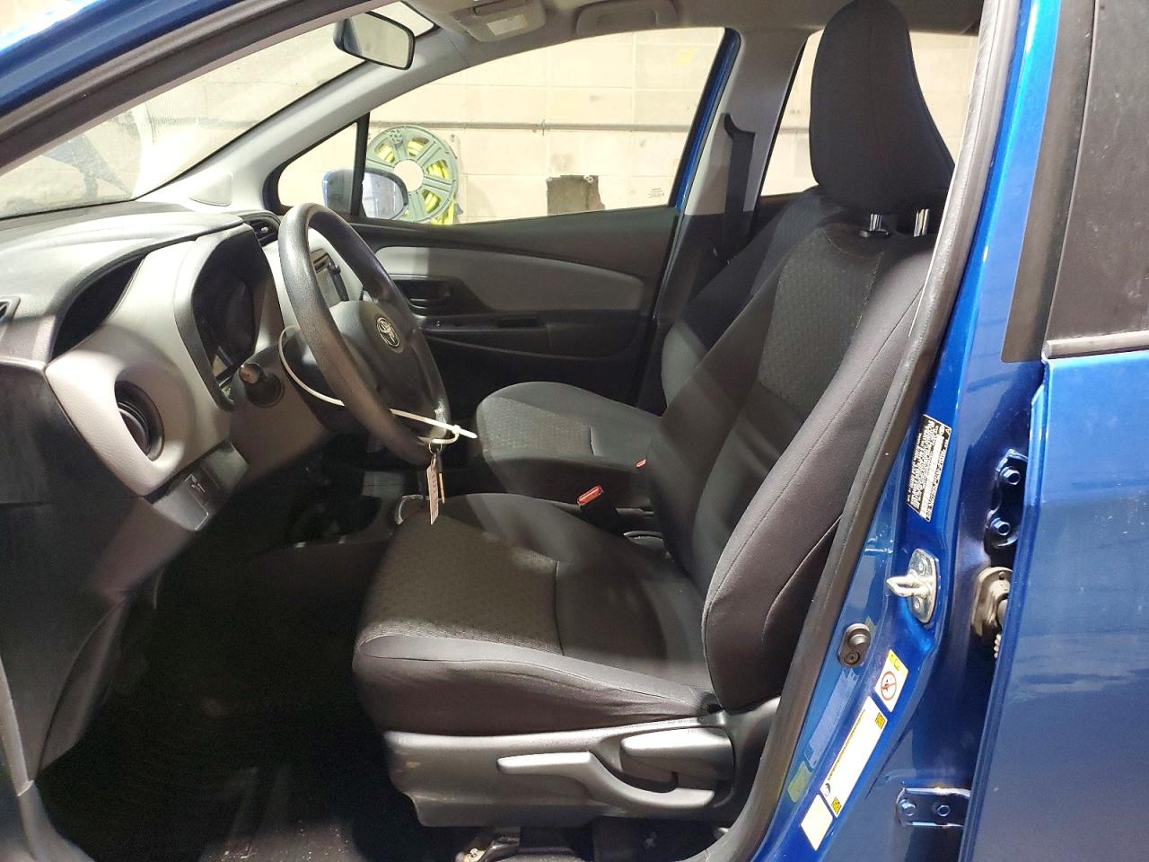 2016 TOYOTA YARIS 5-DOOR L photo 7