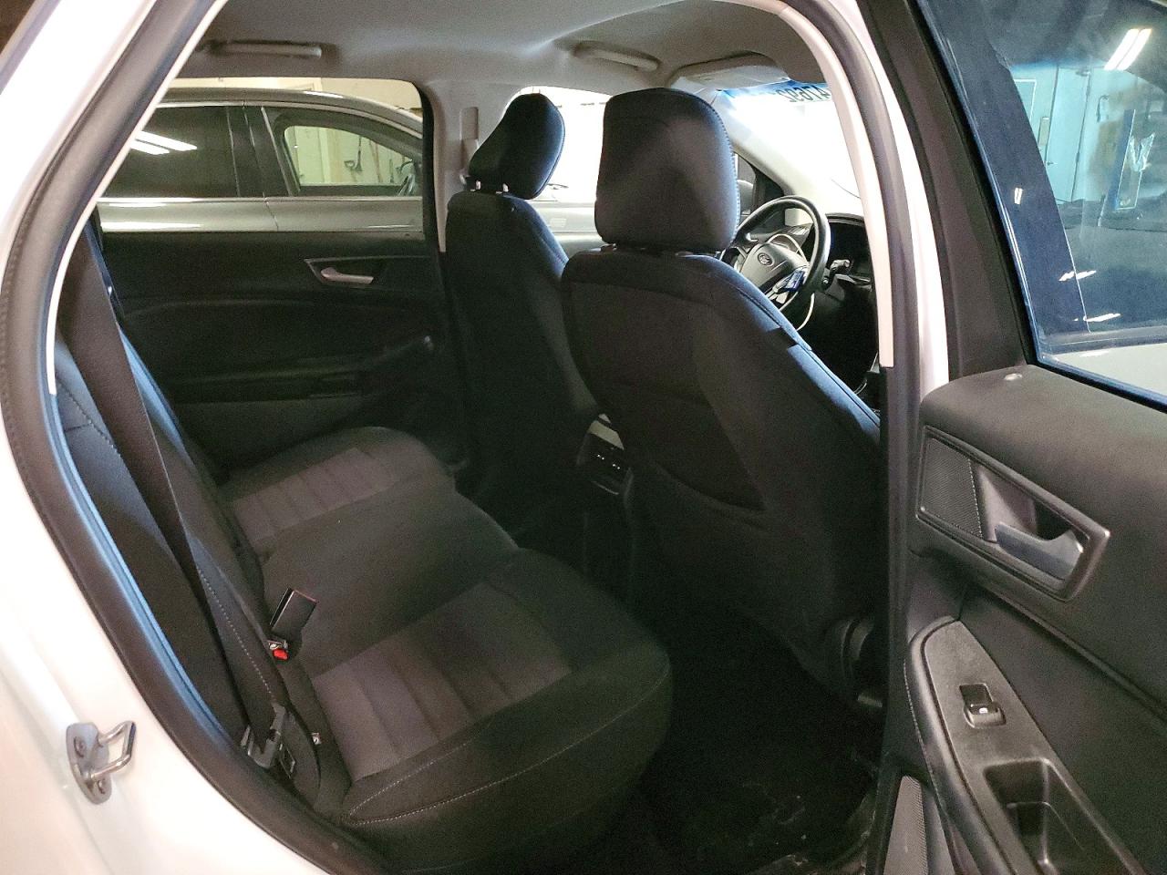 2020 FORD EDGE SE photo 31