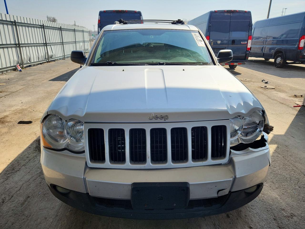 2010 JEEP GRAND CHEROKEE LAREDO photo 5