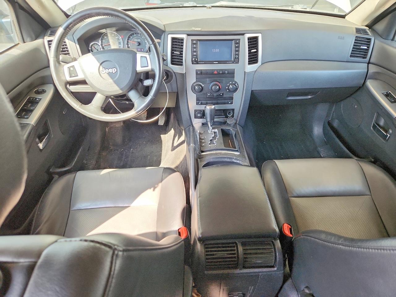 2010 JEEP GRAND CHEROKEE LAREDO photo 8