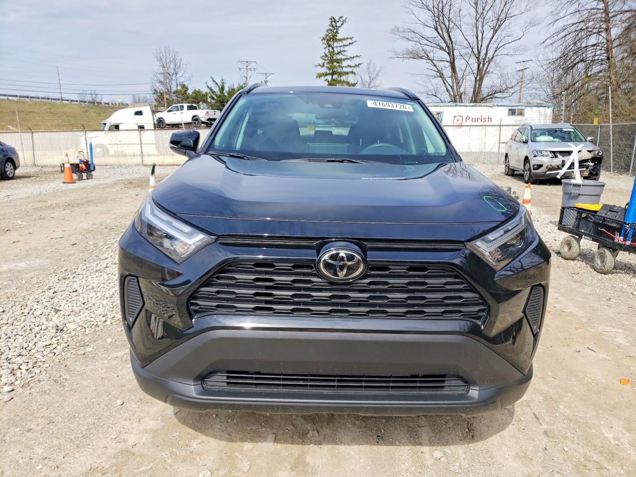 2025 TOYOTA RAV4 XLE photo 5