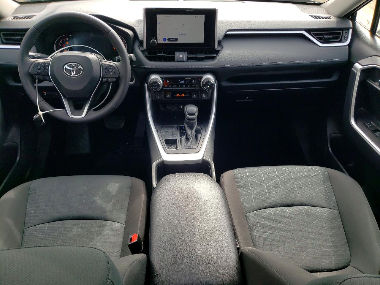 2025 TOYOTA RAV4 XLE photo 8