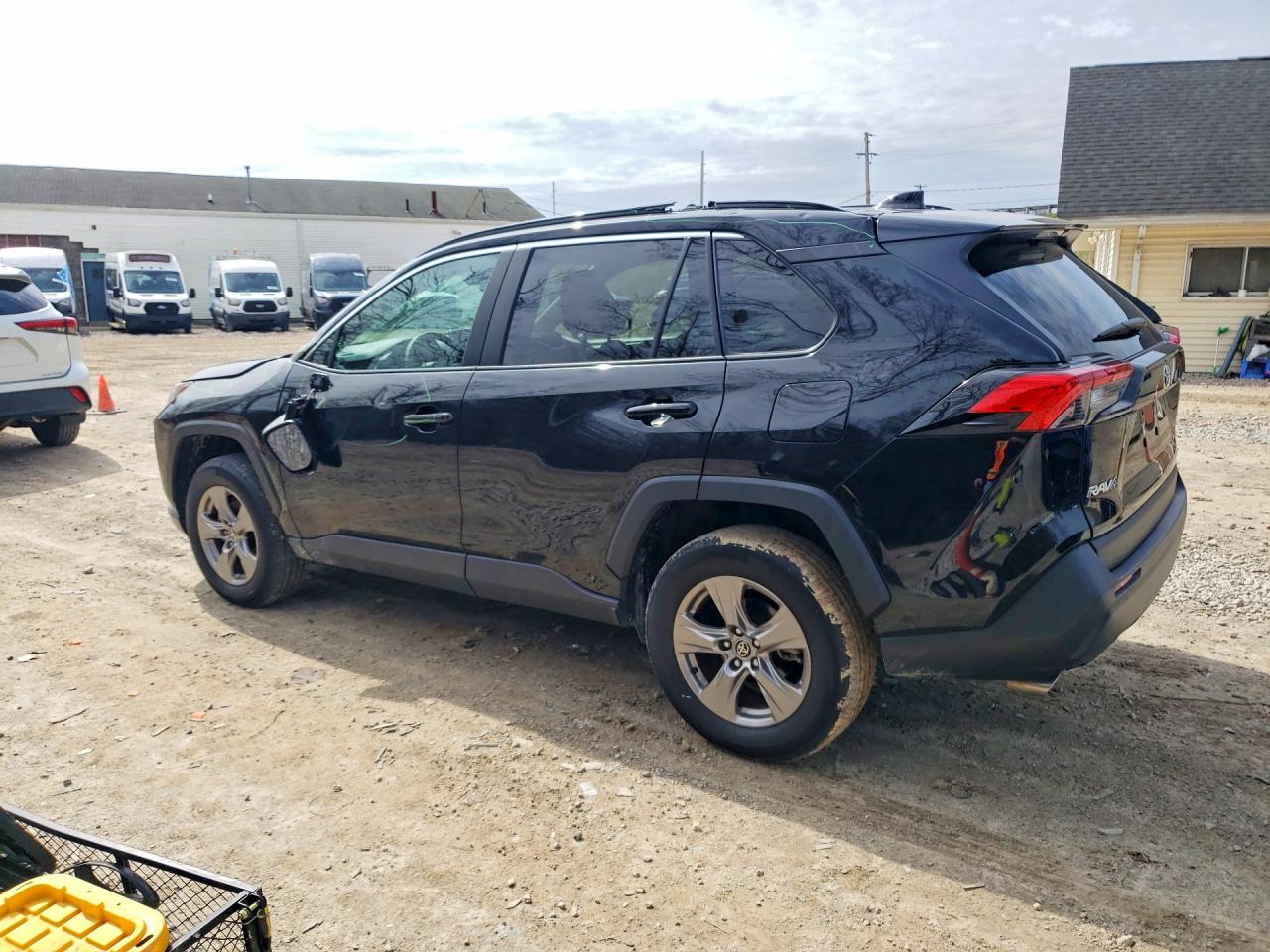 2025 TOYOTA RAV4 XLE photo 2