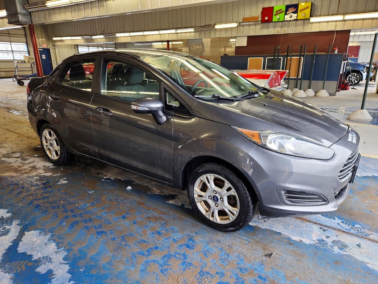 2016 FORD FIESTA SE photo 10
