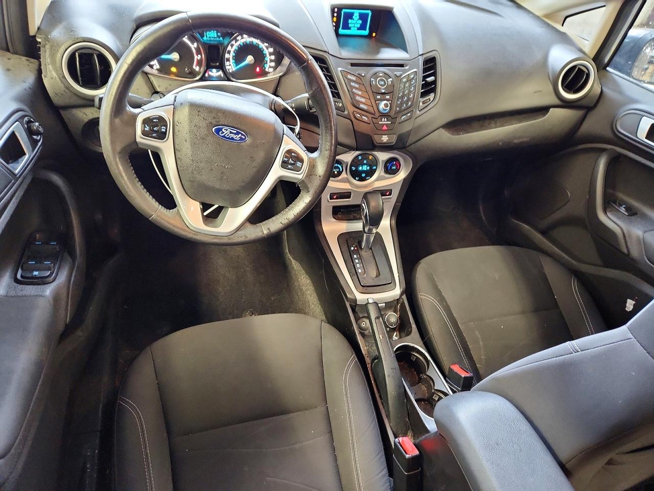 2016 FORD FIESTA SE photo 22