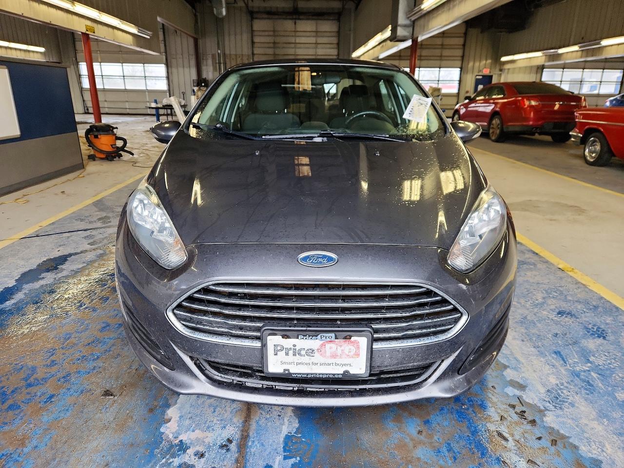 2016 FORD FIESTA SE photo 13