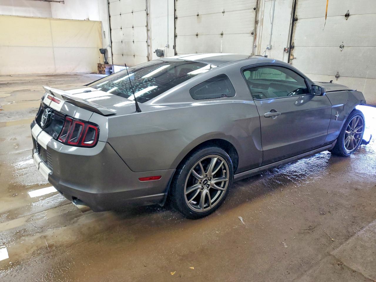 2014 FORD MUSTANG photo 5