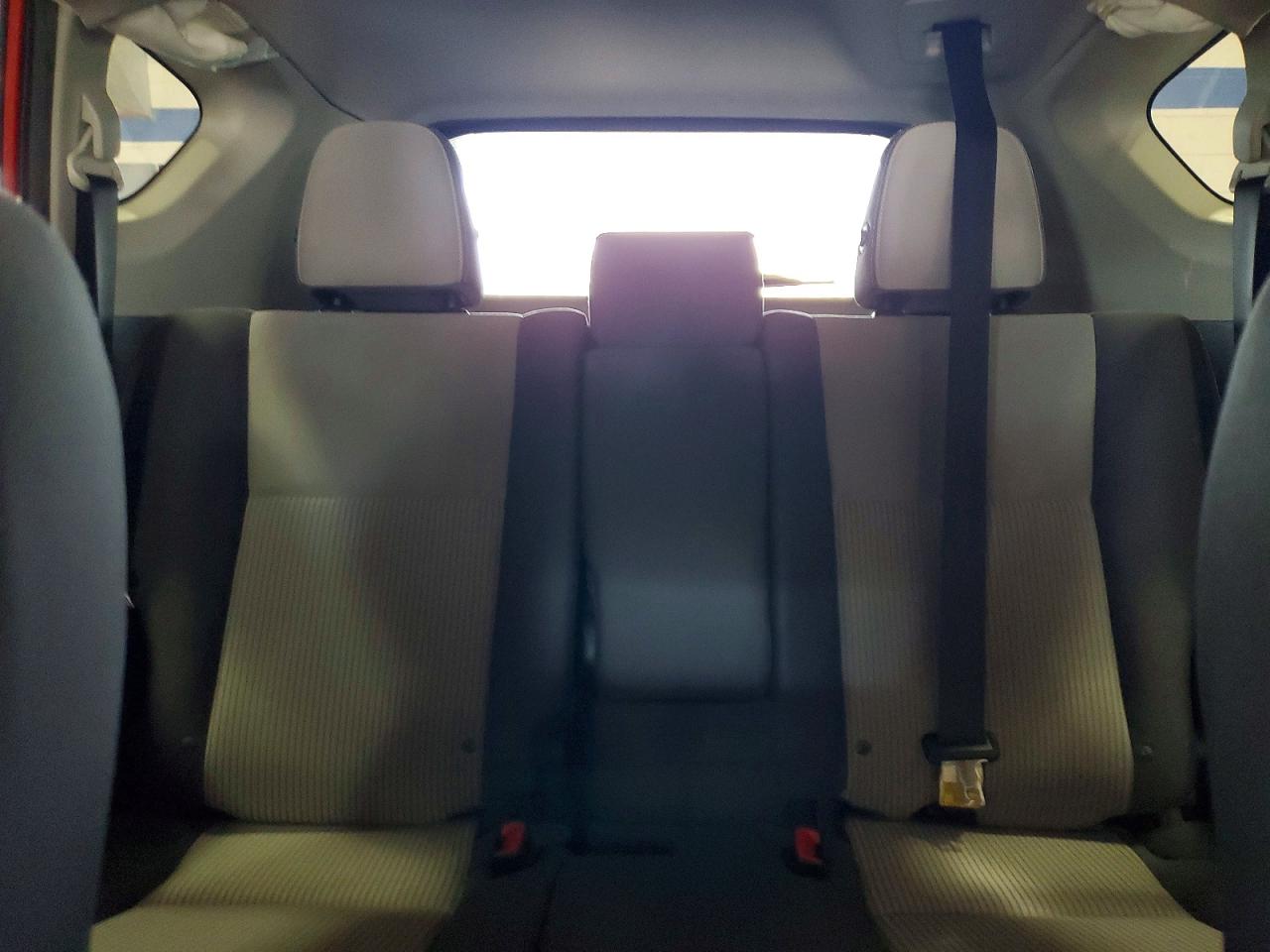 2013 TOYOTA RAV4 XLE photo 28