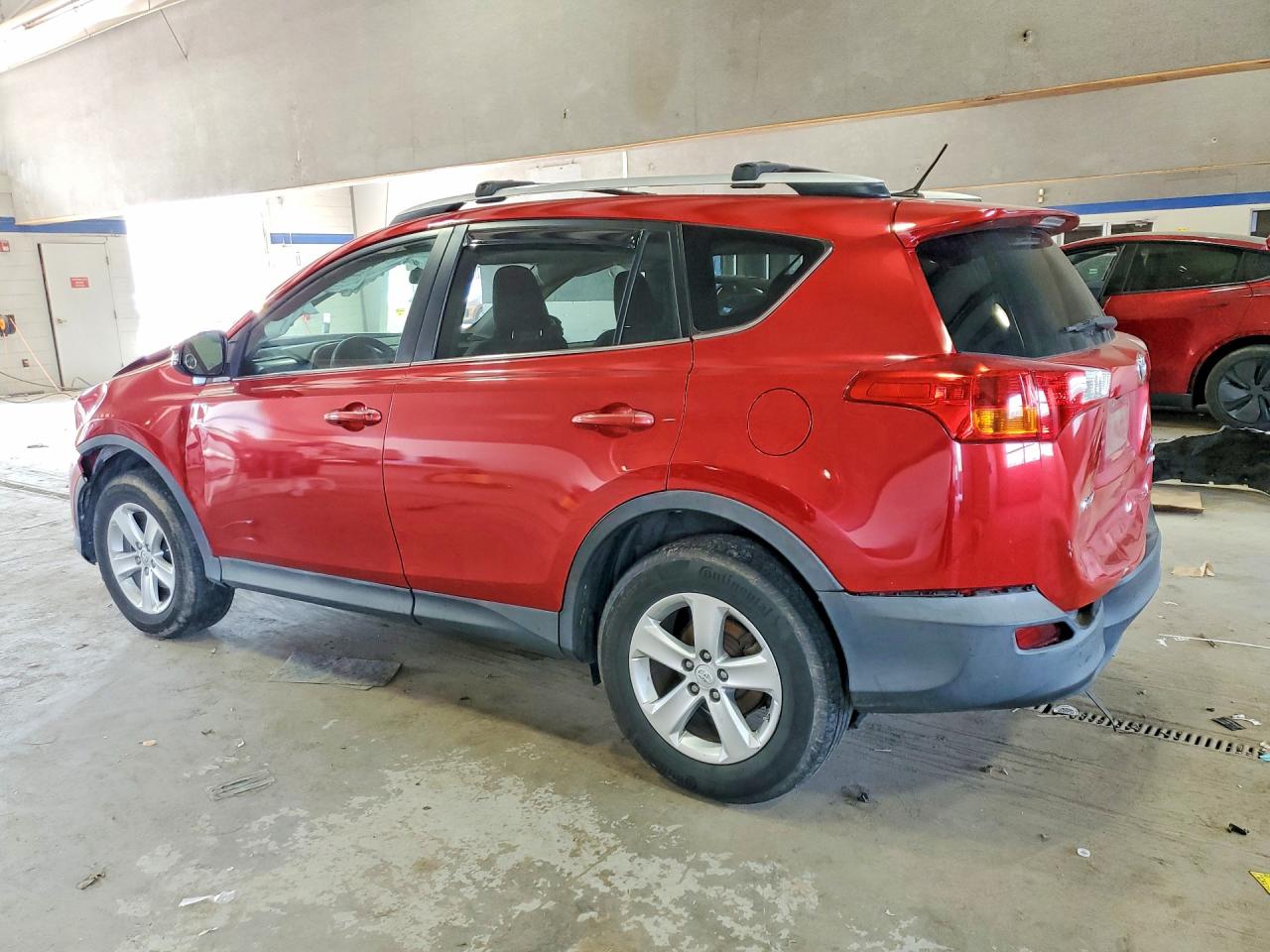 2013 TOYOTA RAV4 XLE photo 4
