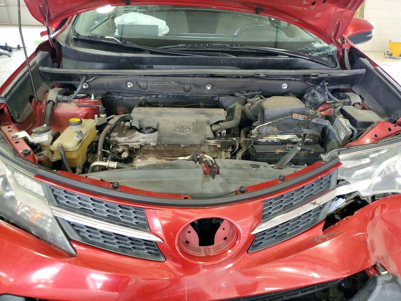 2013 TOYOTA RAV4 XLE photo 34