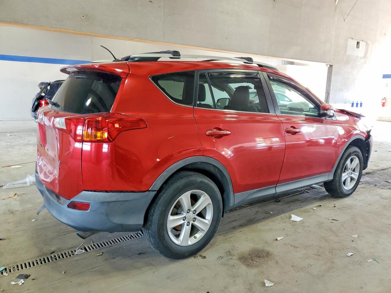 2013 TOYOTA RAV4 XLE photo 7