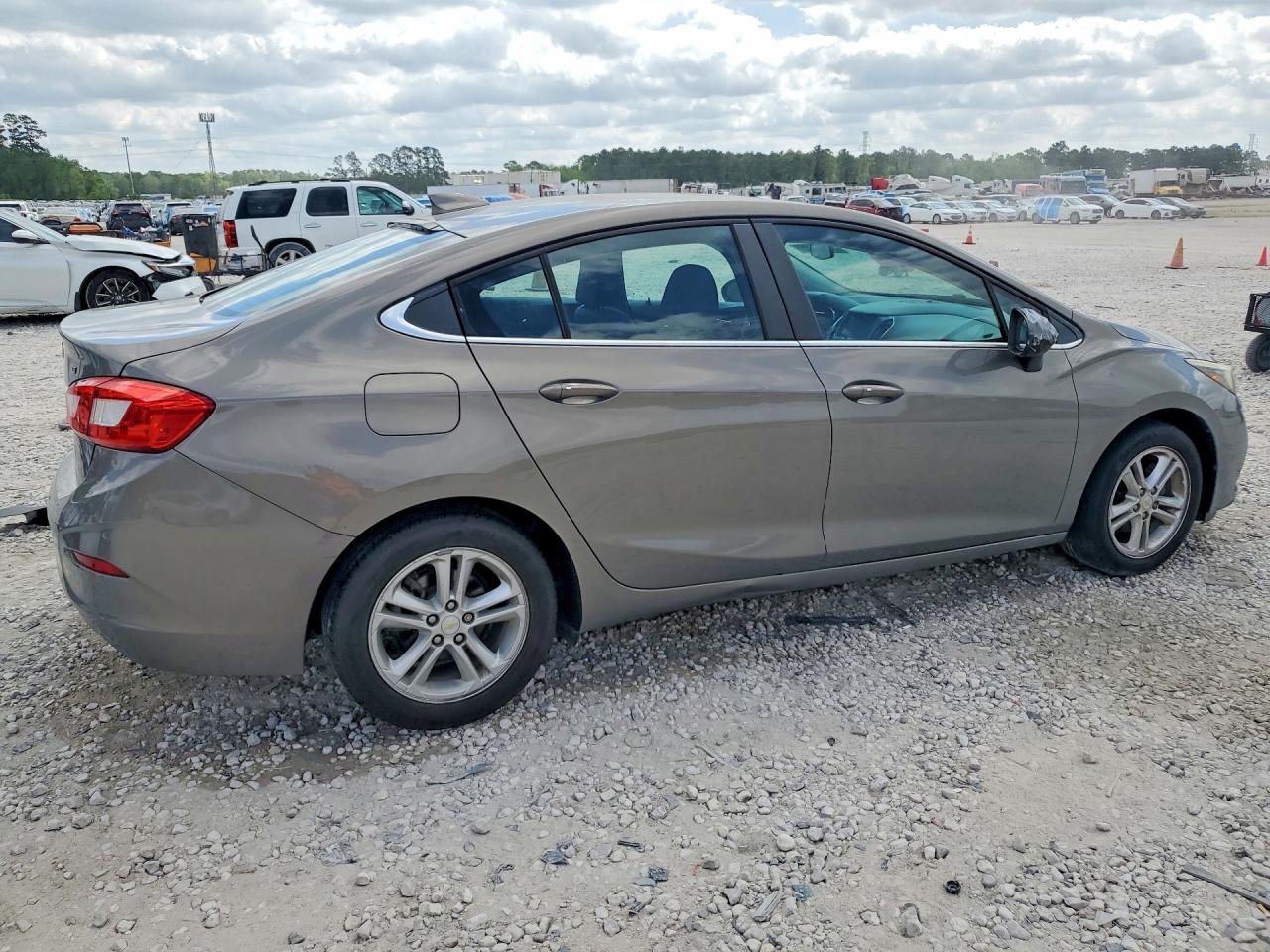 2017 CHEVROLET CRUZE LT photo 7