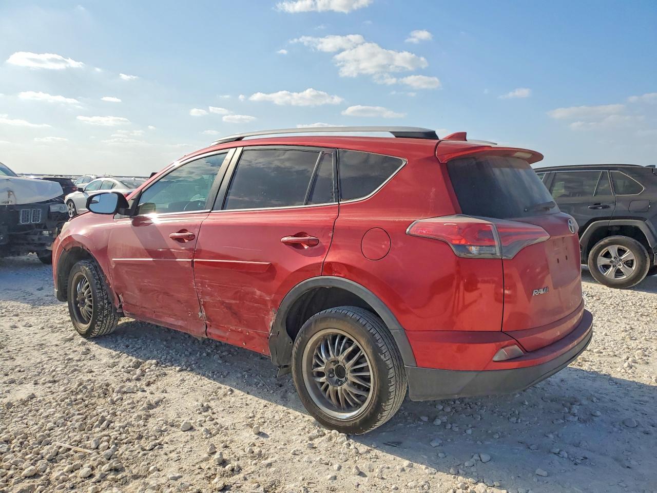 2017 TOYOTA RAV4 LE photo 4