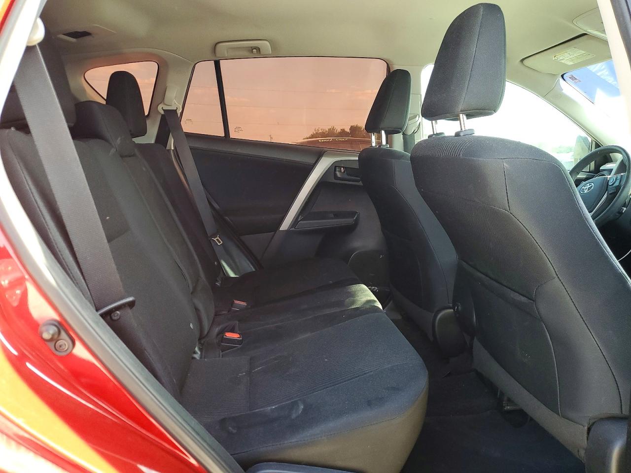 2017 TOYOTA RAV4 LE photo 31